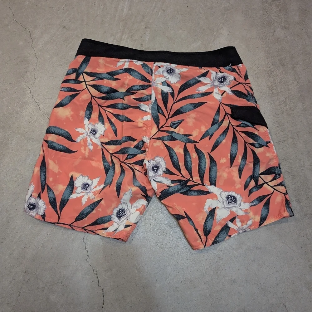 Volcom Mod-Tech Wave Pattern Shorts Men's 33 - Picture 2 of 5